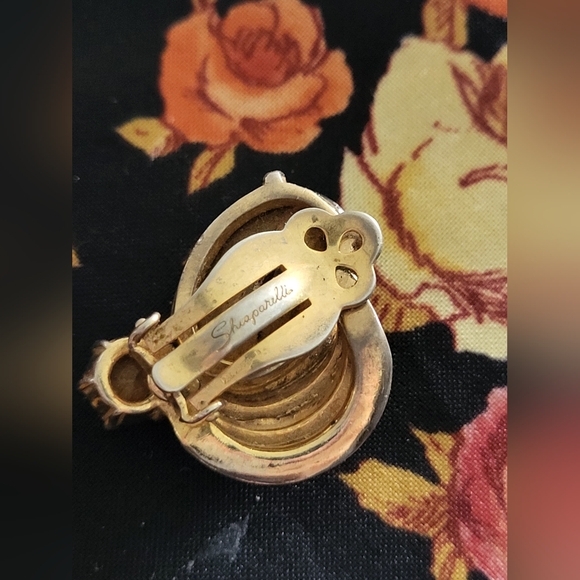 4/$20 🌟Lot of clip-on earrings mismatched. - Picture 13 of 15